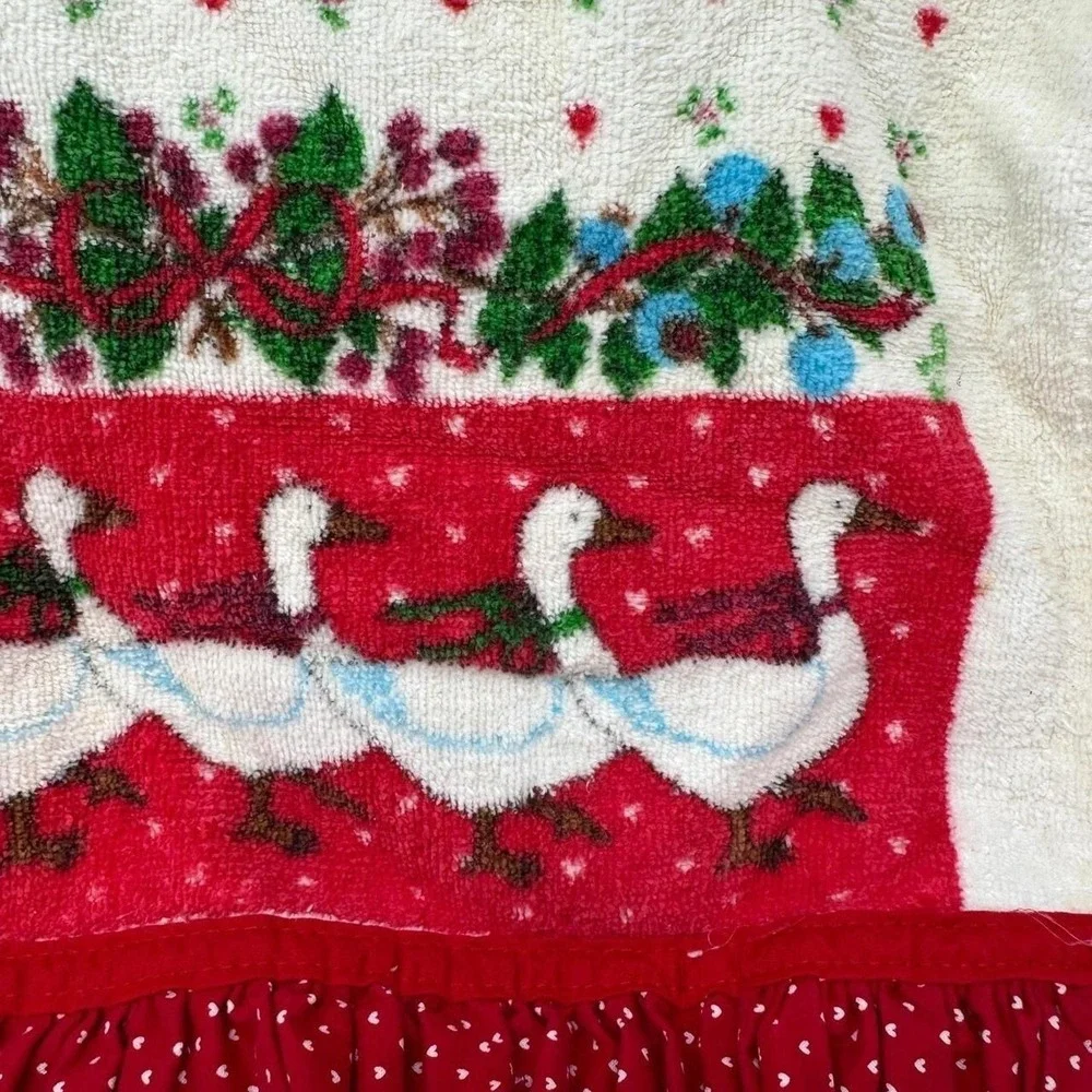 Vintage Screen Prints Cecil Saydah Geese Christmas Hand Towel Ruffle Heart Red